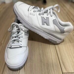 New Balance Mens Sneakers all white